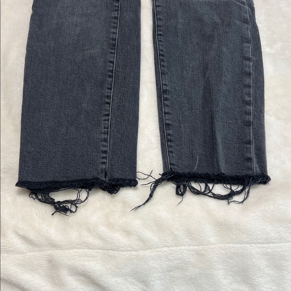✨ Good American Slim Raw Hem Skinny Jeans — Size 0 (EUC) - Picture 9 of 10